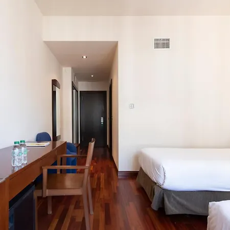 호텔 Maroa 4*