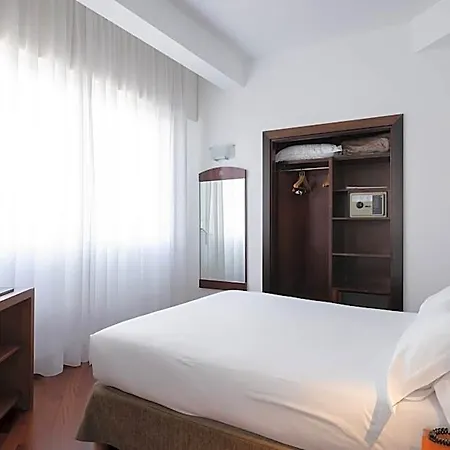Maroa 4*